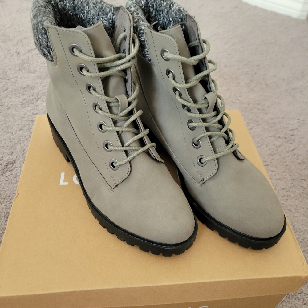 Boots - Picture 6 of 10